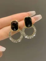 Korean Fashion Pearl Earrings - Image 3