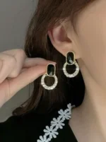 Korean Fashion Pearl Earrings - Image 2